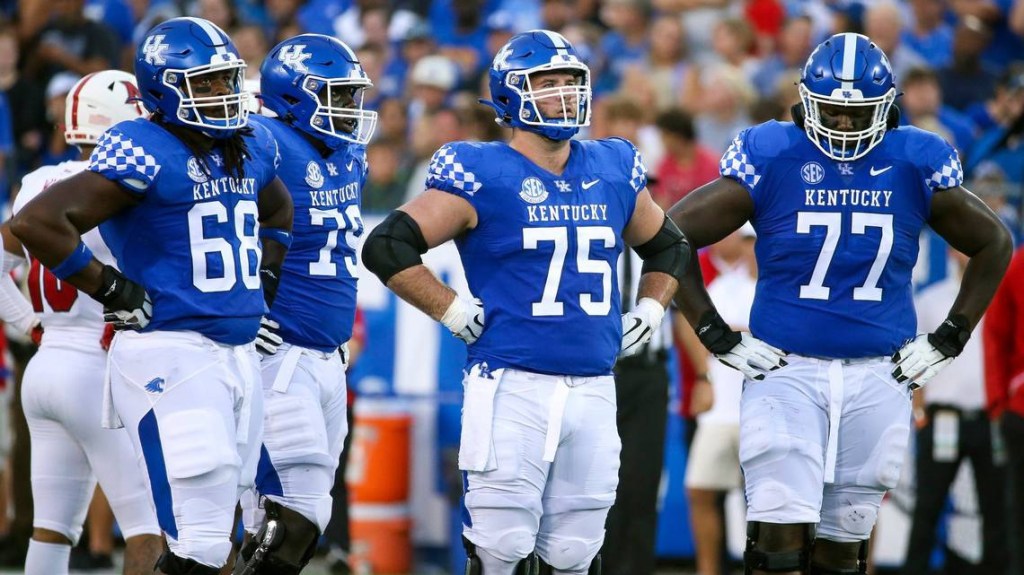 Stoops pleased with O line in spite of a sloppy first&nbsp;Game